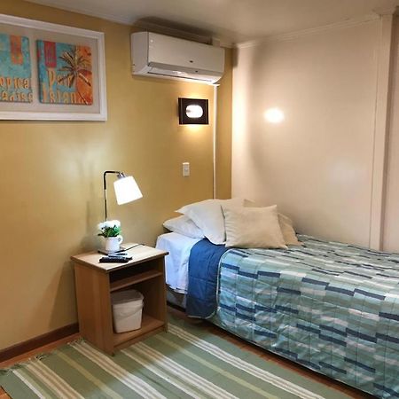 Hostal Las Condes Familiar サンティアゴ エクステリア 写真