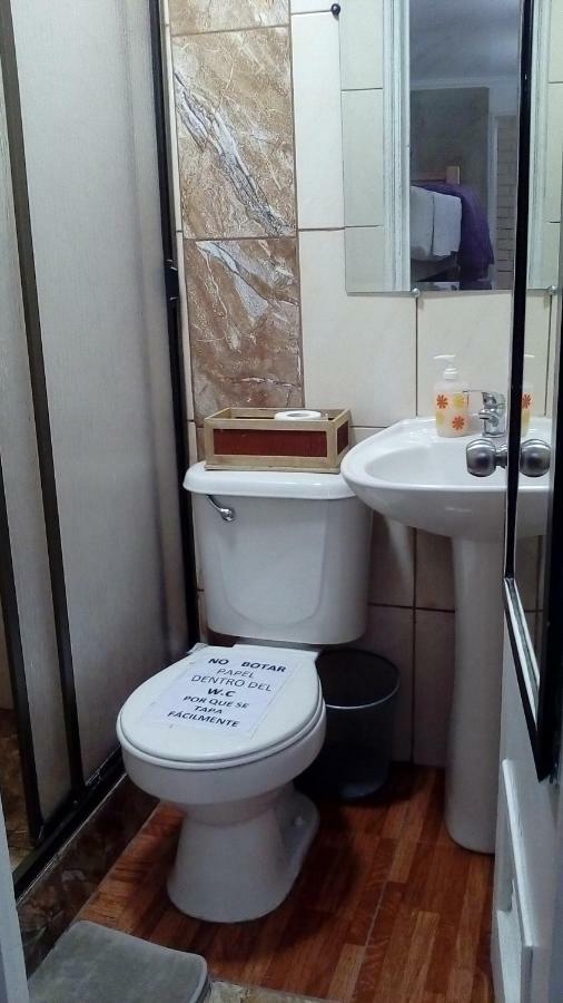 Hostal Las Condes Familiar サンティアゴ エクステリア 写真