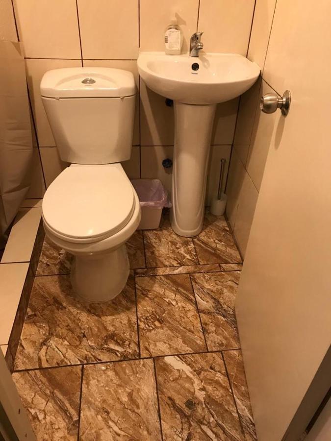 Hostal Las Condes Familiar サンティアゴ エクステリア 写真