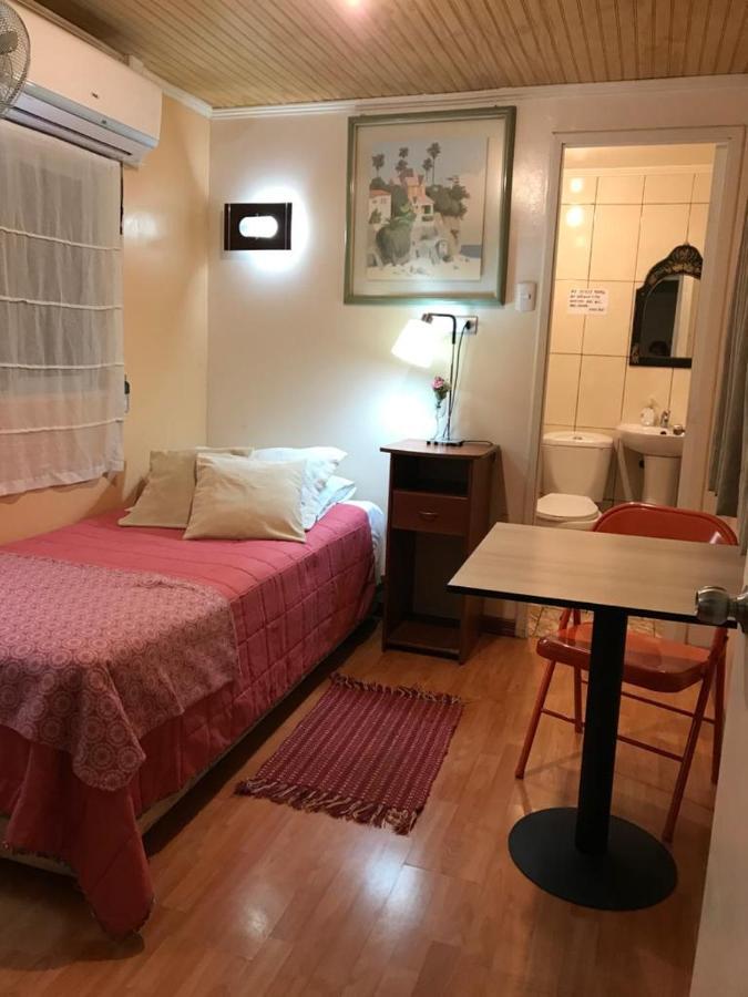 Hostal Las Condes Familiar サンティアゴ エクステリア 写真